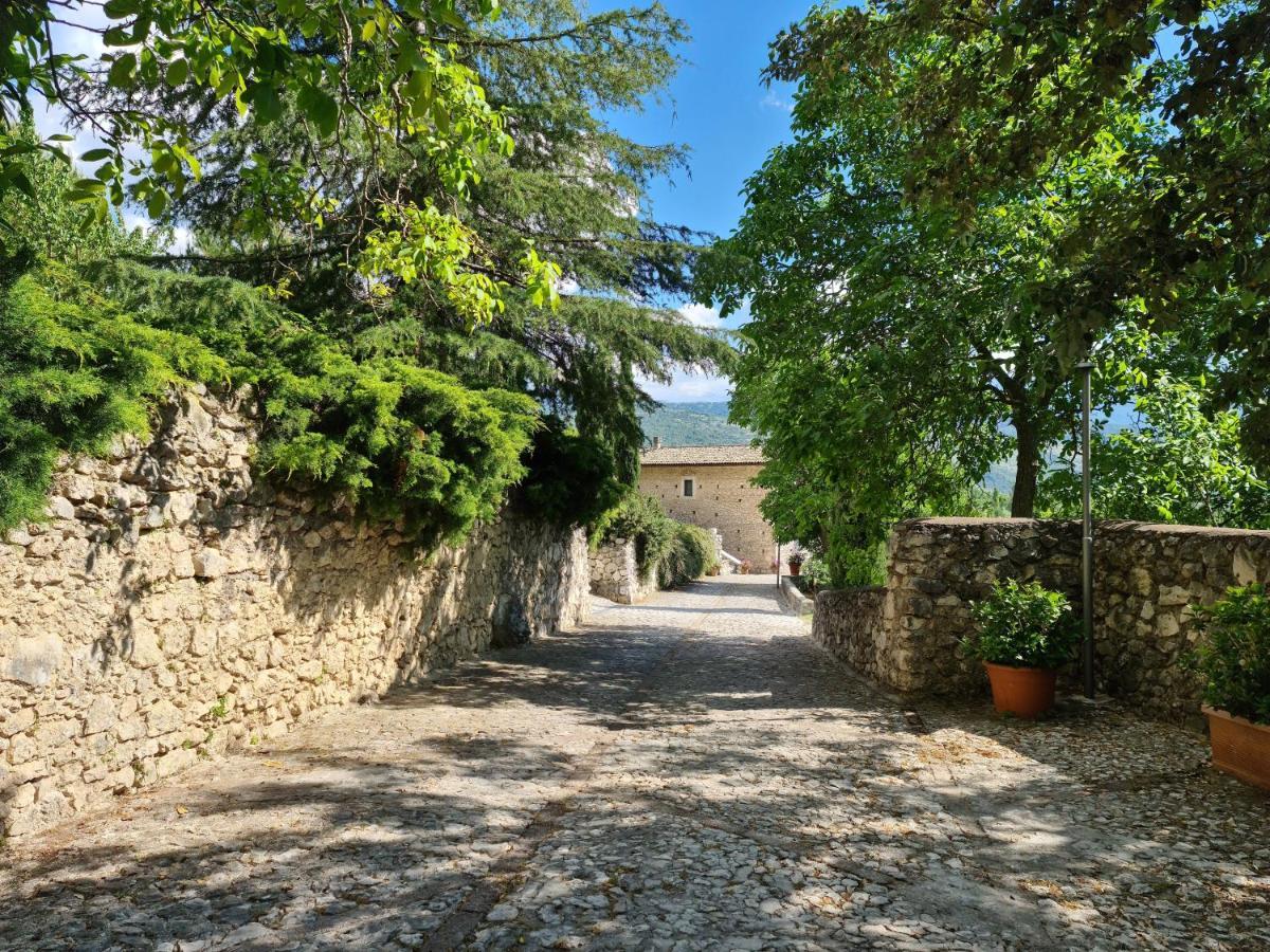 Rocca Lorenizo Pacentro Exterior foto